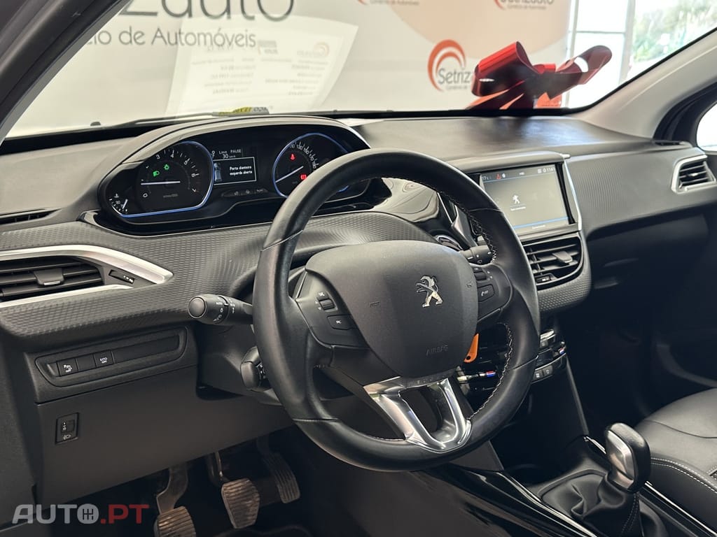 Peugeot 2008 1.2 PureTech Allure