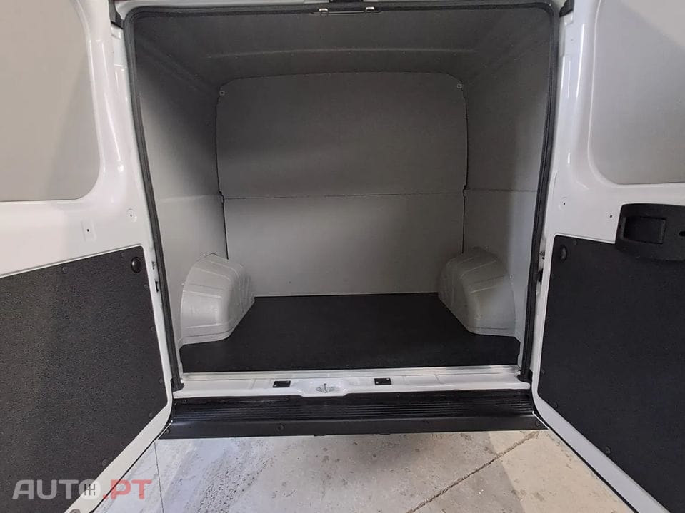 Opel Movano L2H1 3.5T 2.2 D 9 Lugares