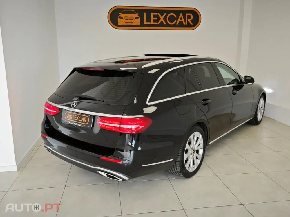 Mercedes-Benz E 220 Exclusive — fotografia 33