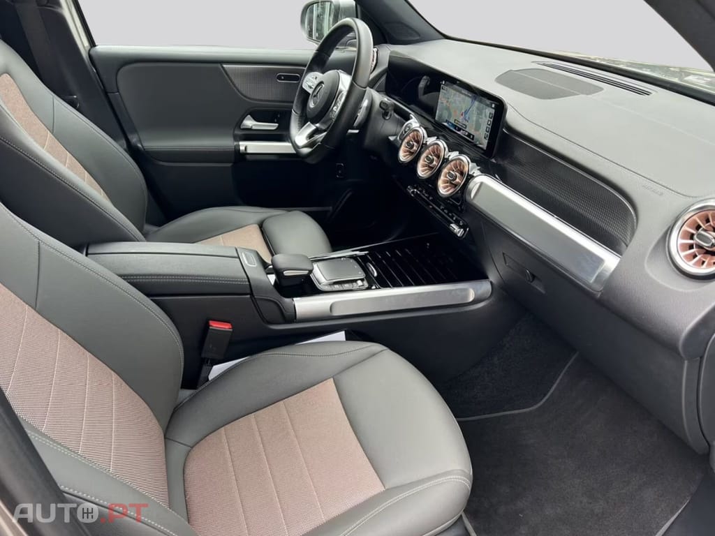 Mercedes-Benz EQB I.V.A DEDUTIVEL 300 4MATIC 