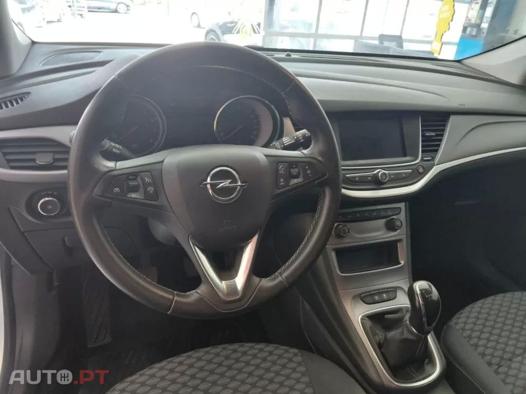 Opel Astra Sports Tourer 1.2 Turbo Business Edition