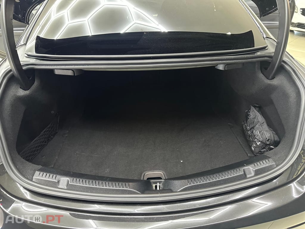 Mercedes-Benz E 220 d AMG Line