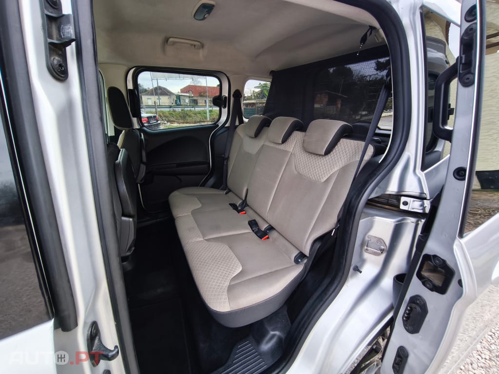 Ford Tourneo 1.5 TDCi Titanium