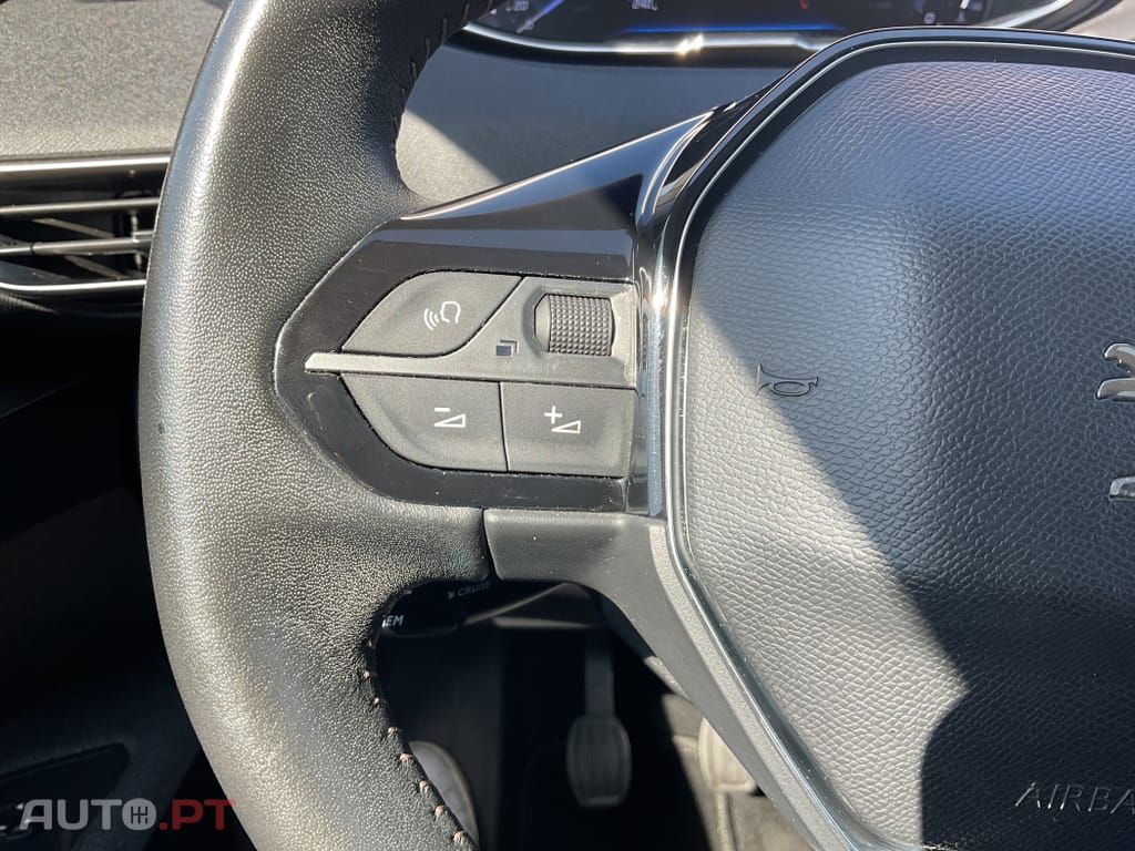 Peugeot 3008 1.5 BlueHDi Active
