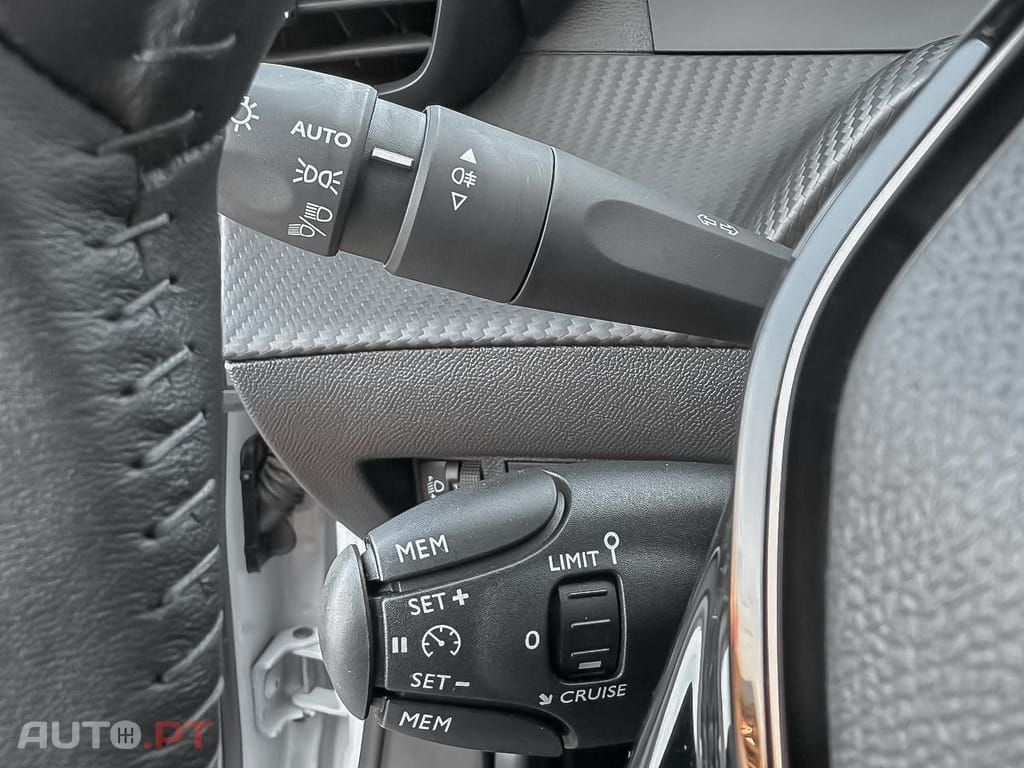 Peugeot 2008 1.2 PureTech Allure