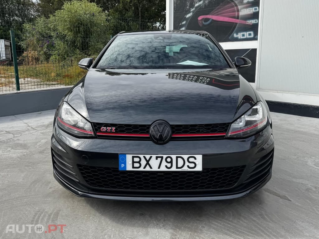 Volkswagen Golf 2.0 TSI GTI