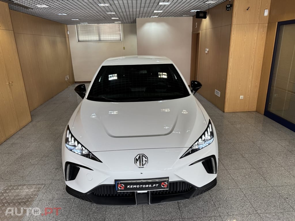 MG MG4 64 kWh Luxury