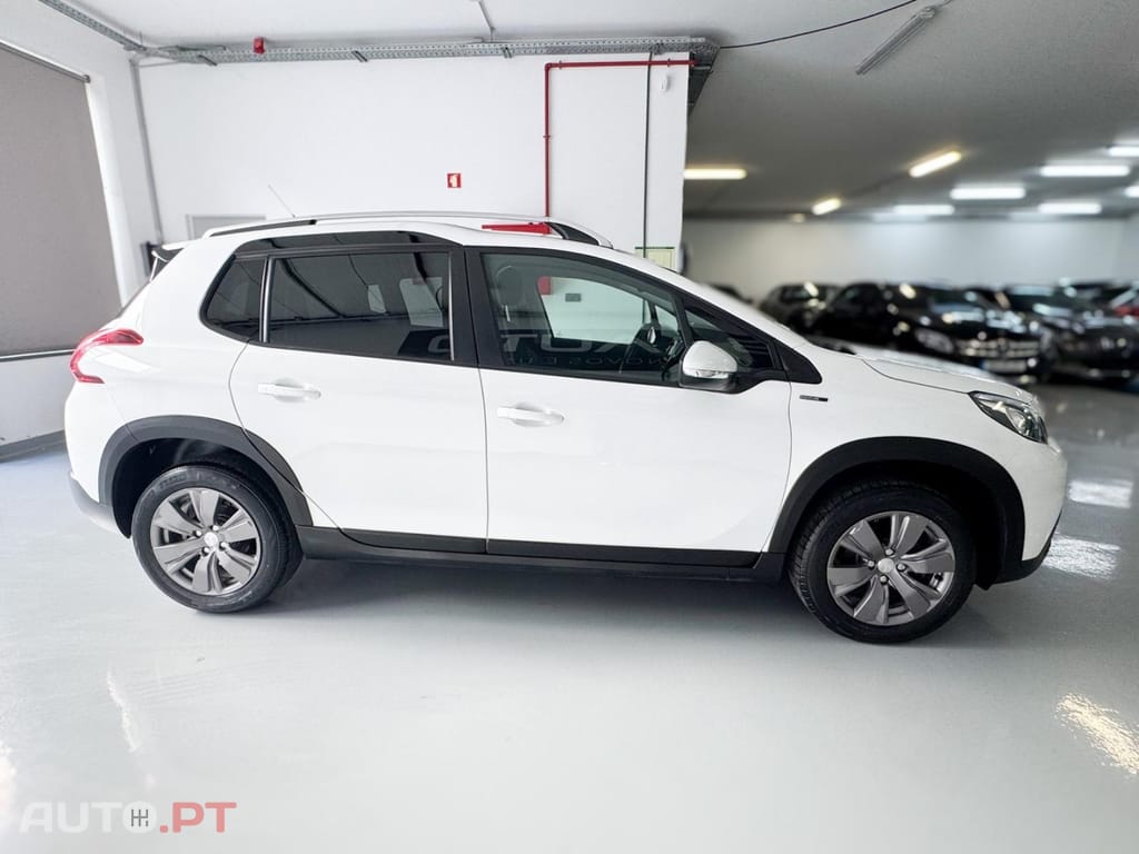 Peugeot 2008 1.2 PureTech Signature