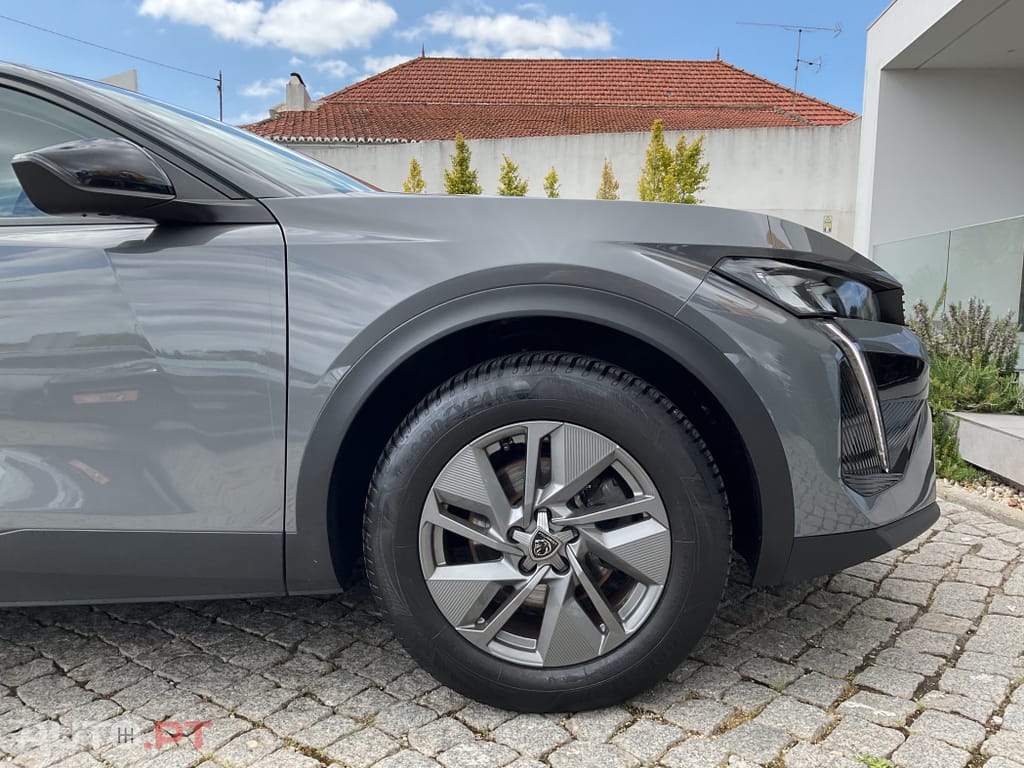 Peugeot 408 1.2 PureTech Allure EAT8