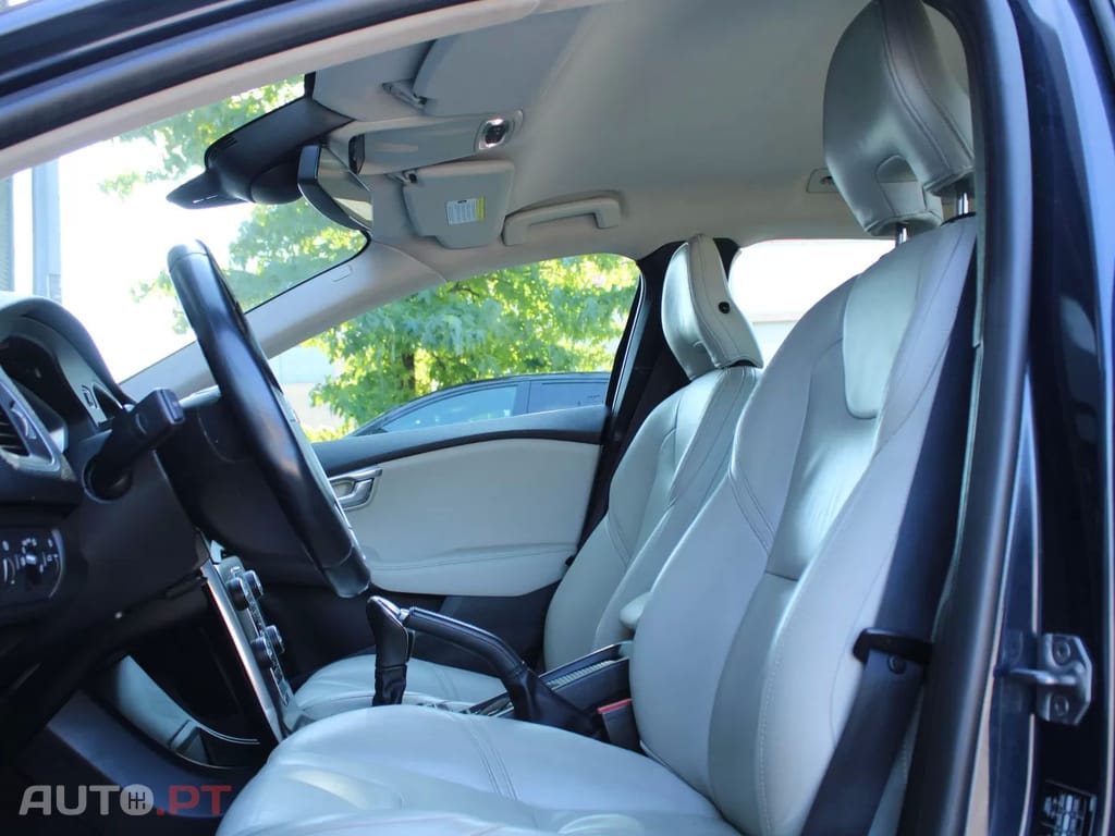 Volvo V40 1.6 D2 Momentum Eco