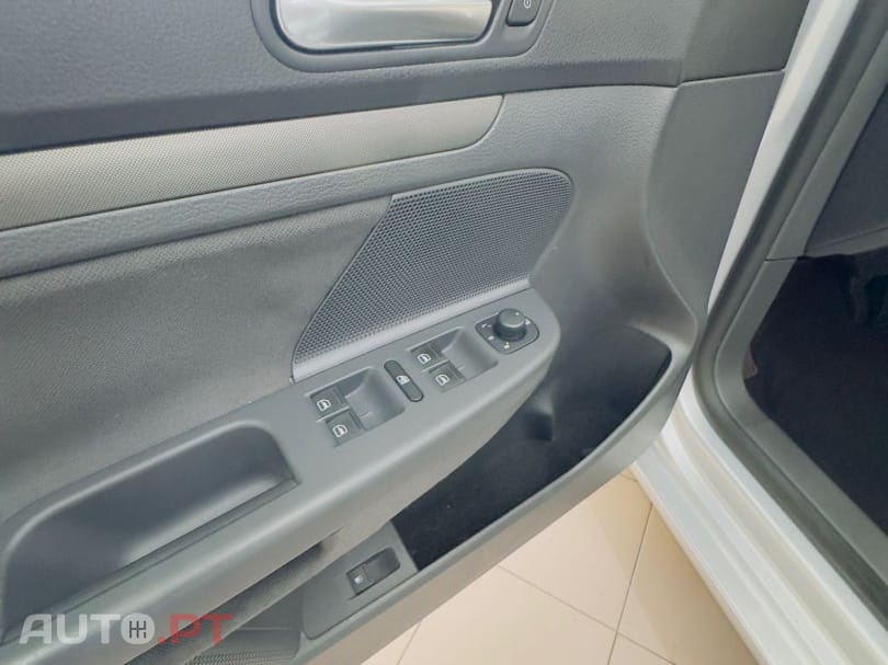 Volkswagen Golf 1.9 TDi Confortline DSG