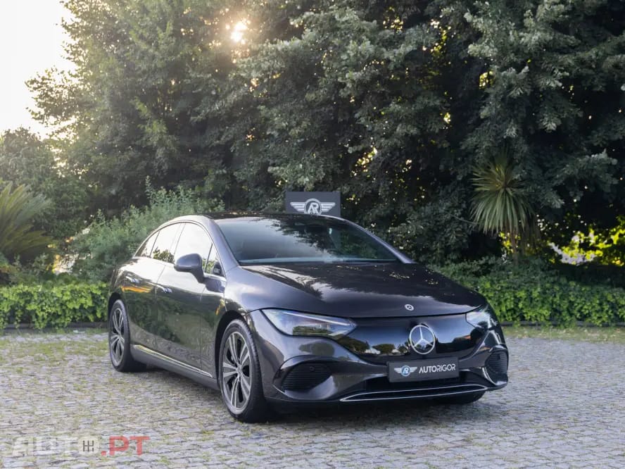 Mercedes-Benz EQE 300 Electric Art