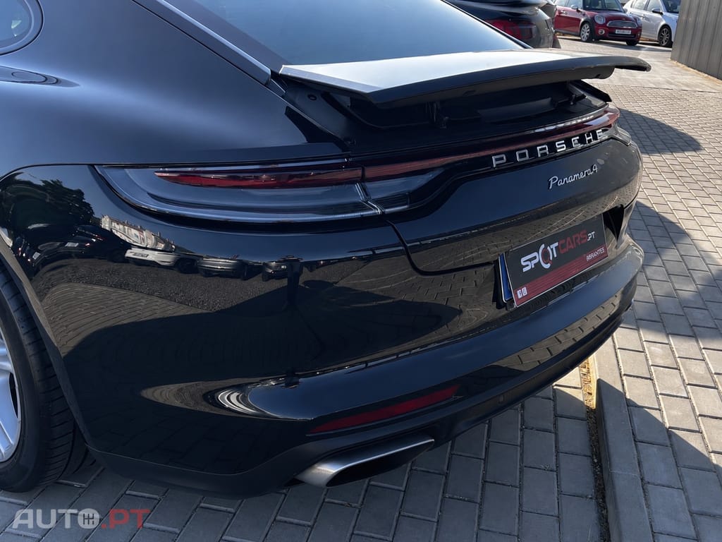Porsche Panamera 4