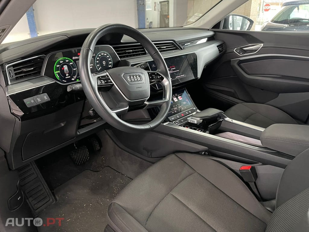 Audi Q8 E-Tron 55 quattro S line