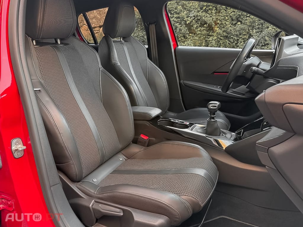 Peugeot 208 1.2 PureTech GT Line