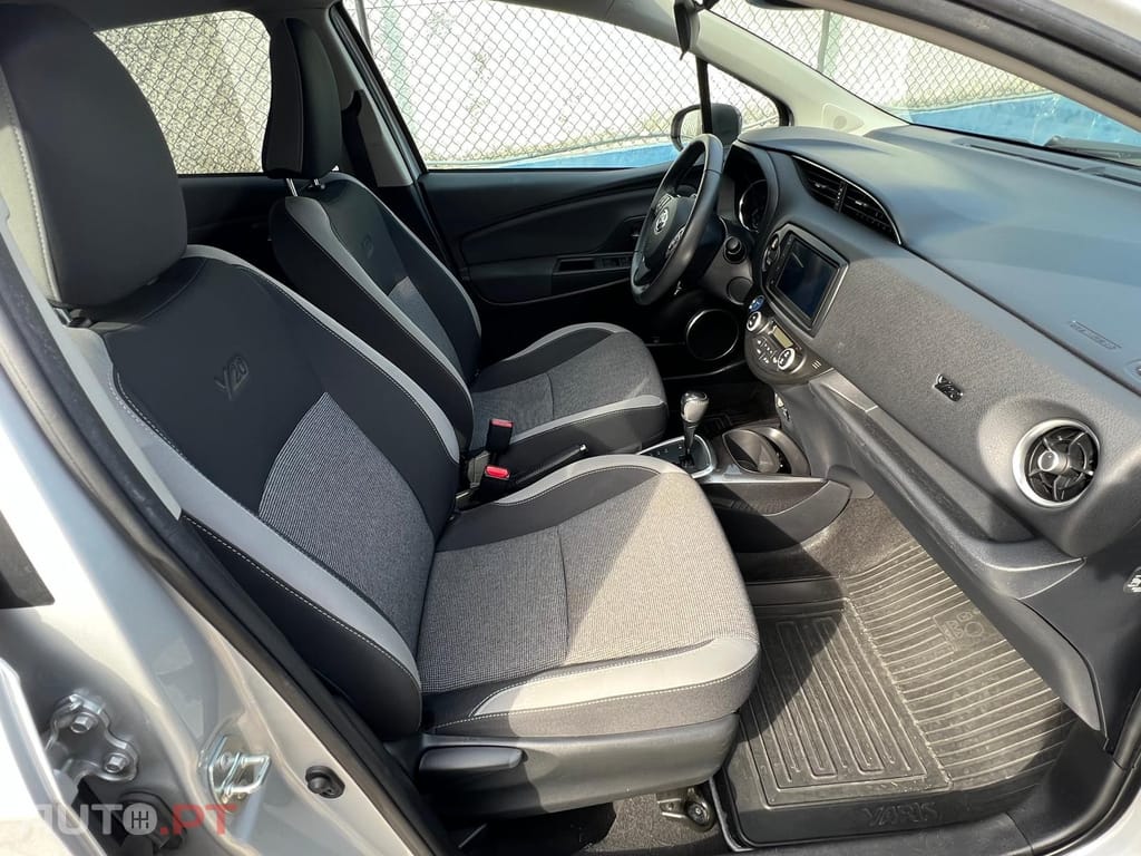 Toyota Yaris 1.5 HSD 20 Anos