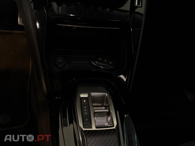 Peugeot E-2008 50 kWh Active