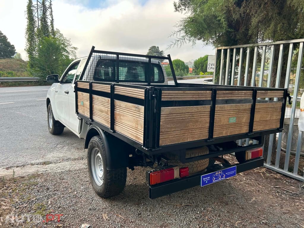 Toyota Hilux X-Cab 4x4 2.4D-4D 150cv