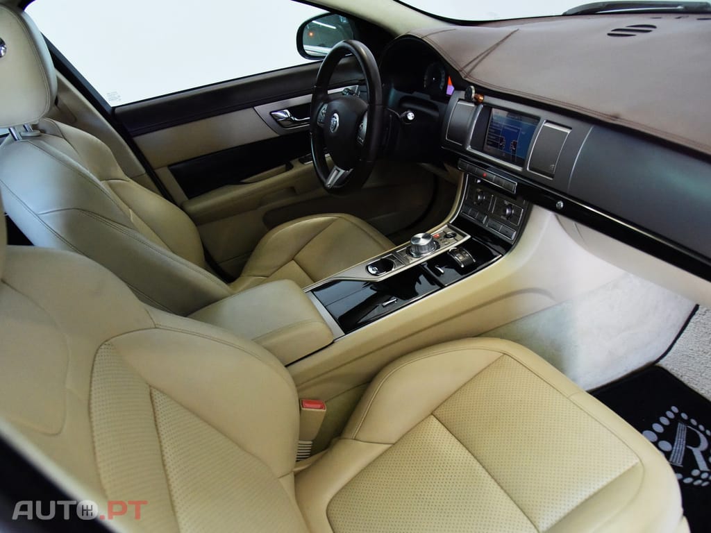 Jaguar XF S 3.0D V6 LUXURY