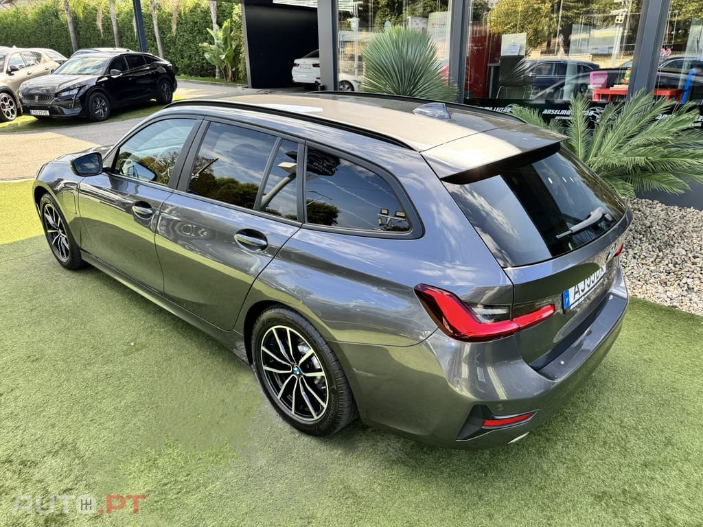 BMW 320 e Touring Auto