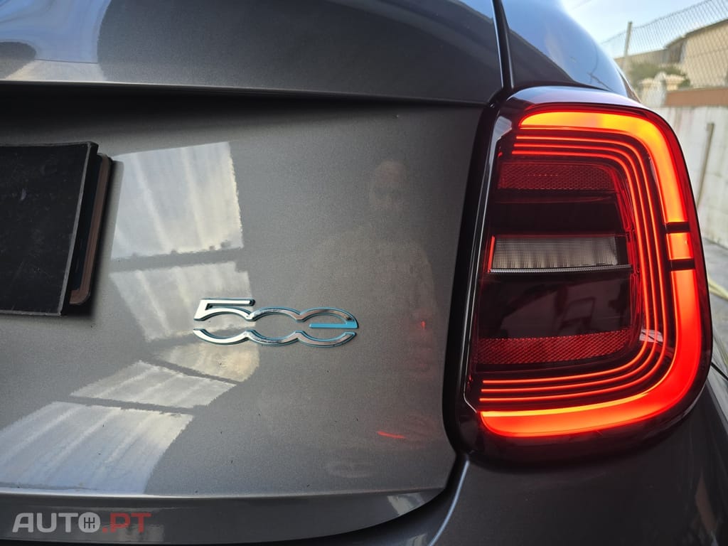 Fiat 500e (RED)