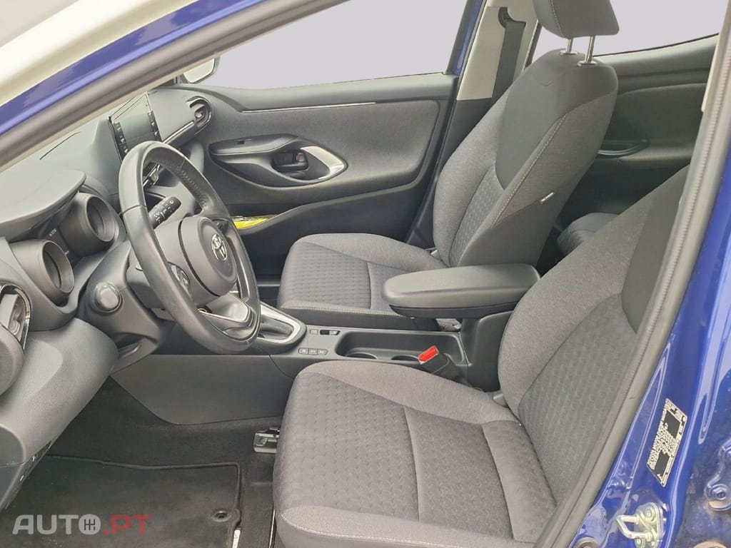 Toyota Yaris 1.5 VVT-i Iconic I.V.A DEDUTIVEL