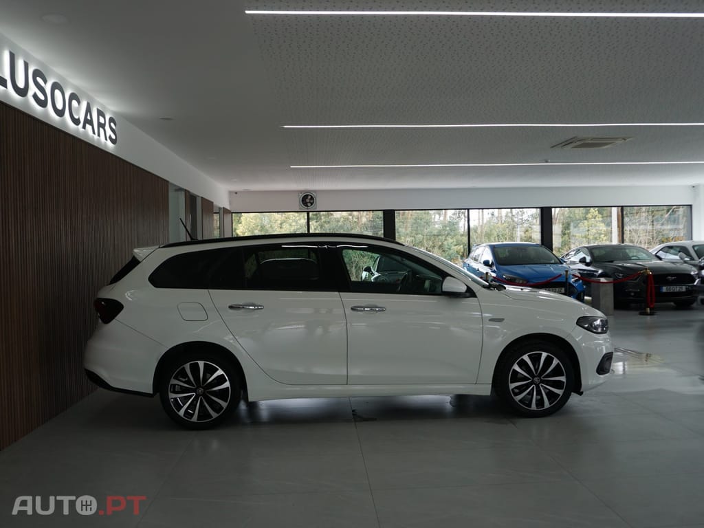 Fiat Tipo 1.6 M-Jet Lounge Tech J17 DCT