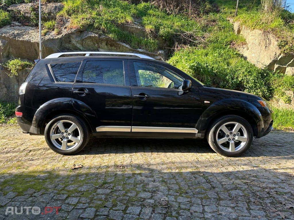 Mitsubishi Outlander 2.0 DI-D Intense 4WD