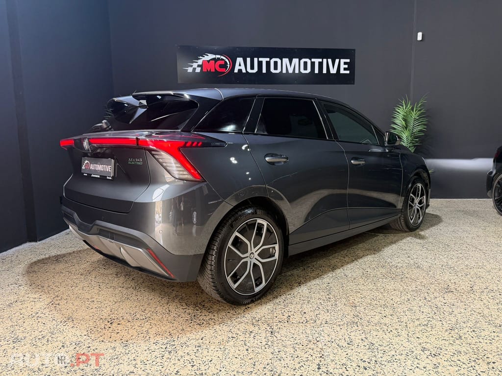MG MG4 64 kWh Luxury