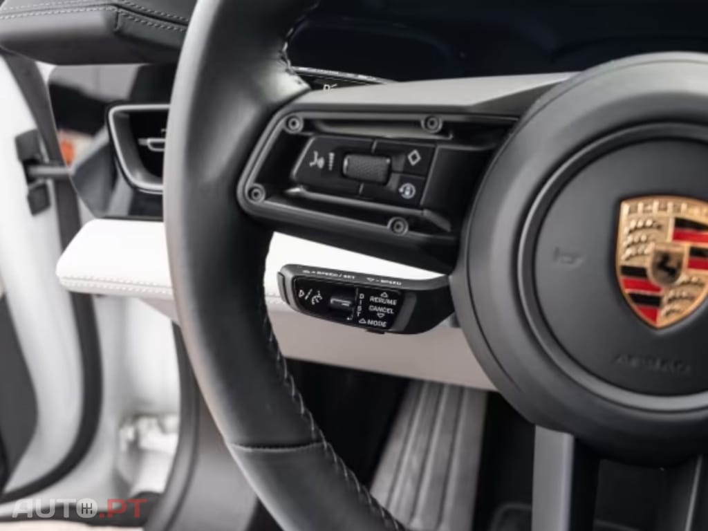 Porsche Taycan I.V.A DEDUTIVEL GTS 