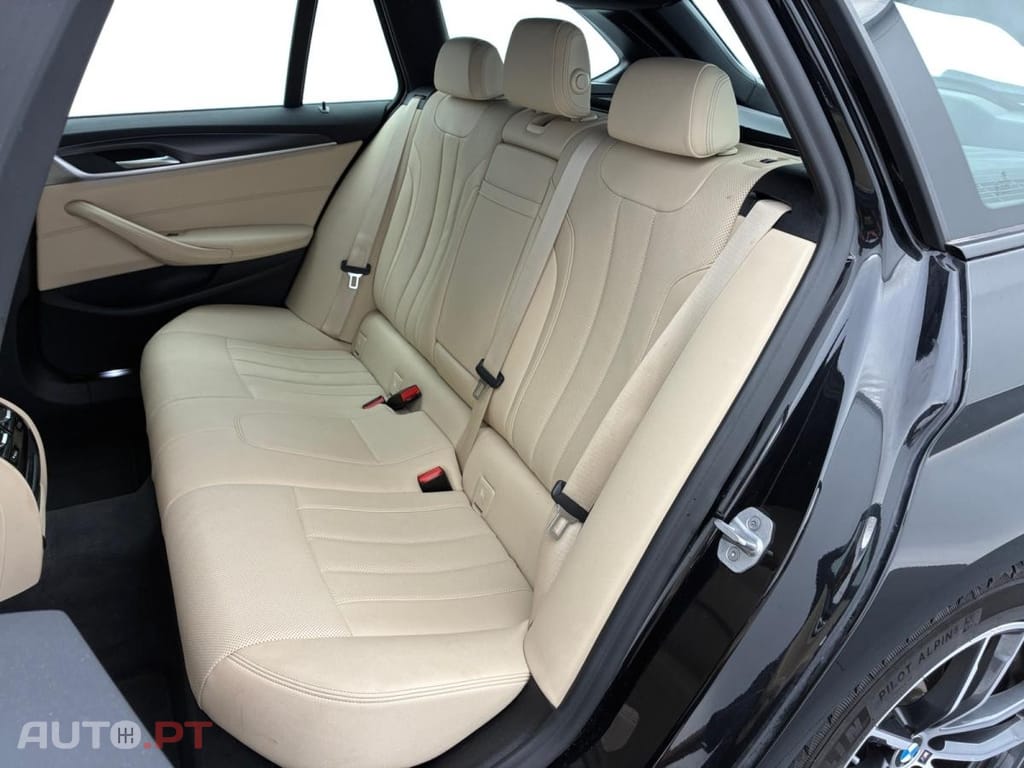 BMW 530 e Pack Desportivo M