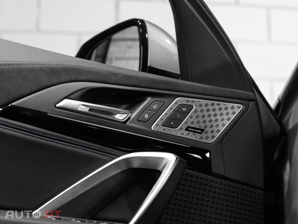 BMW iX2 xDrive30 Pack Desportivo M Pro