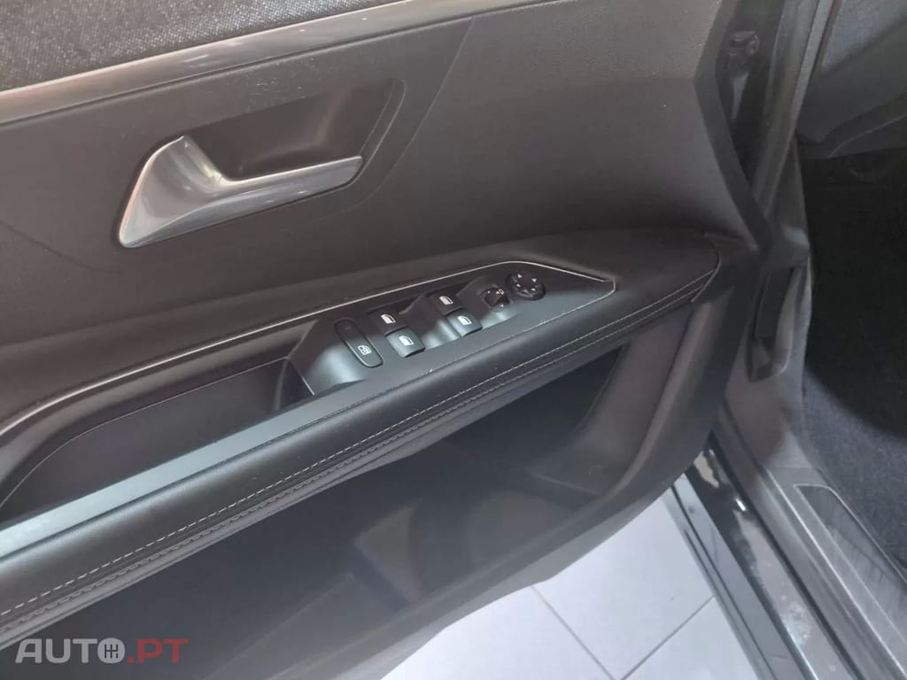 Peugeot 3008 1.2 PureTech Allure EAT6