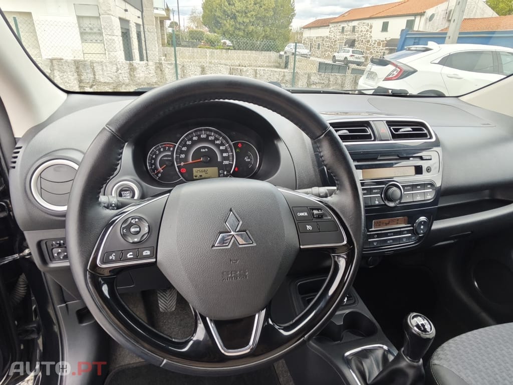 Mitsubishi Space Star 1.2 Intense Connect Edition