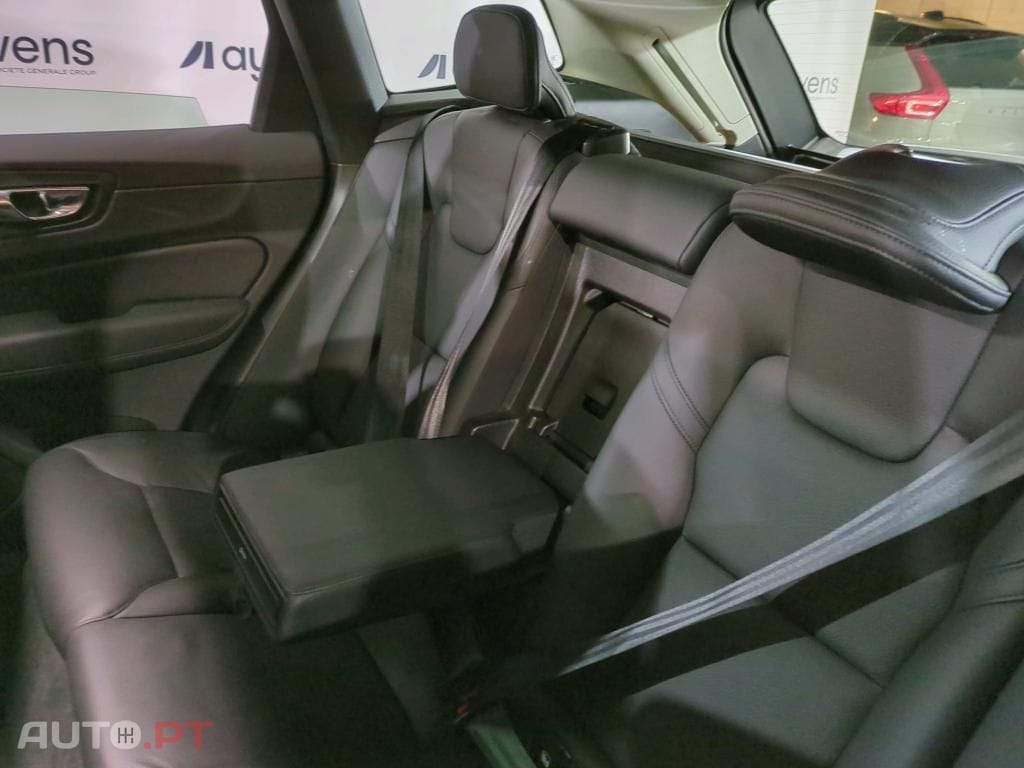 Volvo XC60 2.0 T6 PHEV Core AWD