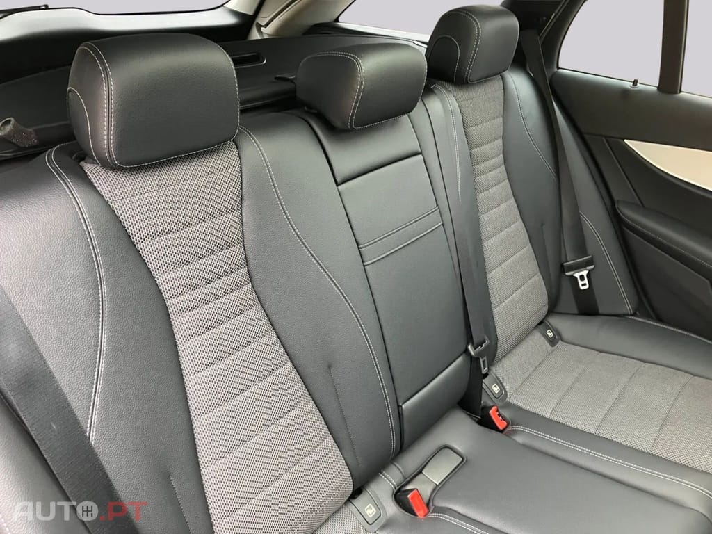 Mercedes-Benz E 300 de T Avantgarde I.V.A DEDUTIVEL