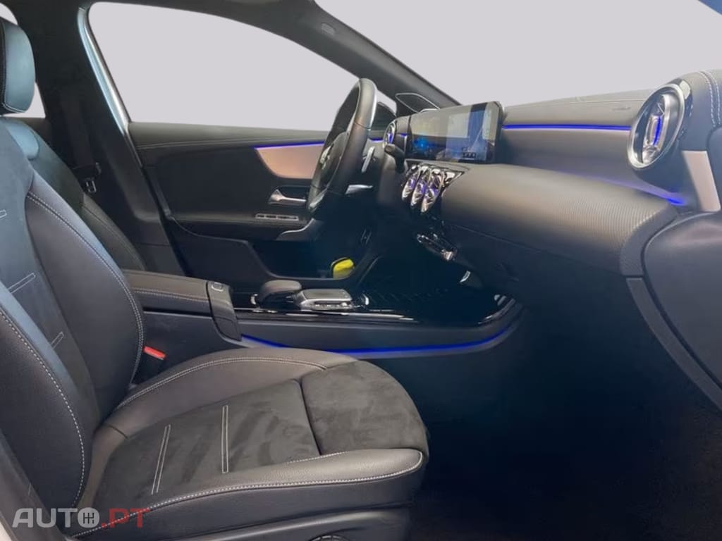 Mercedes-Benz A 250 I.V.A DEDUTIVEL e AMG