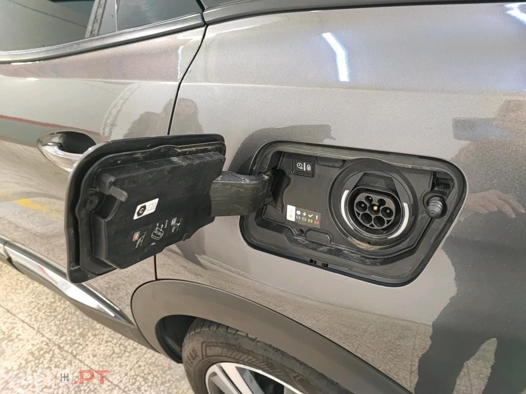 Peugeot 3008 1.6 Hybrid Allure e-EAT8