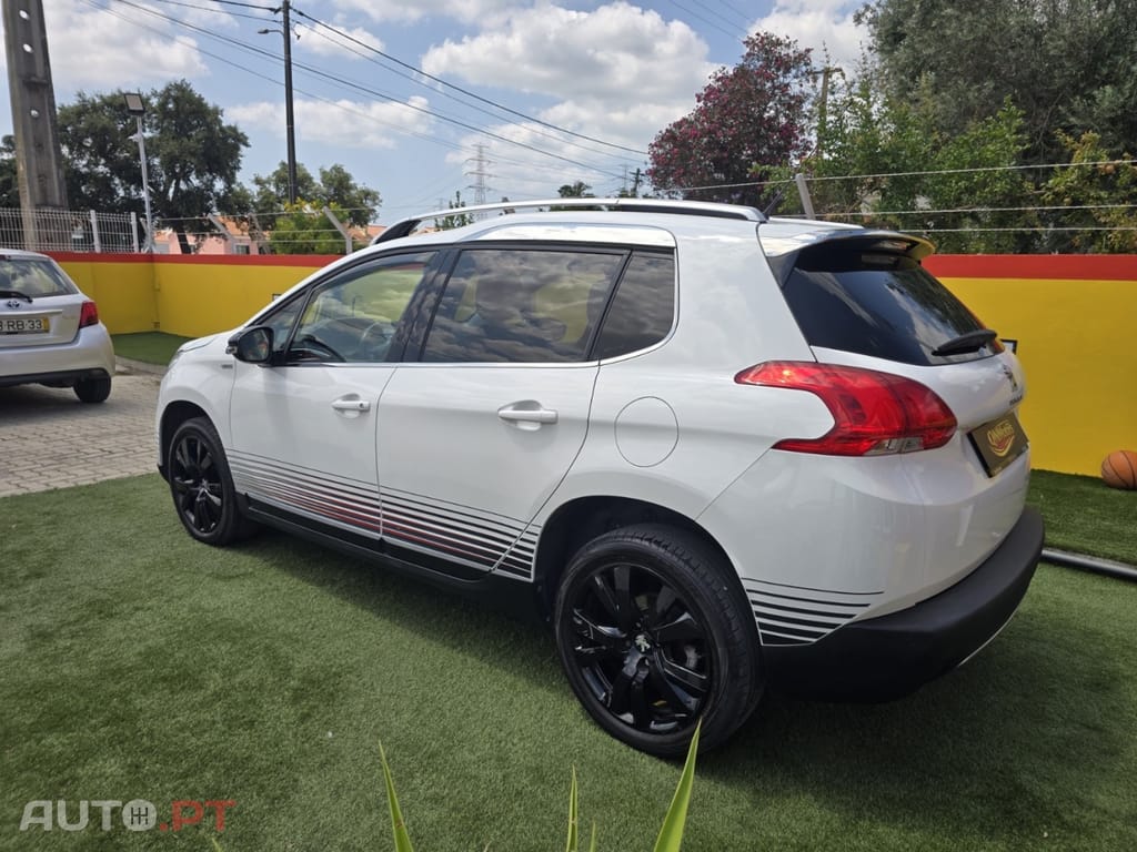 Peugeot 2008 1.2 PureTech Allure