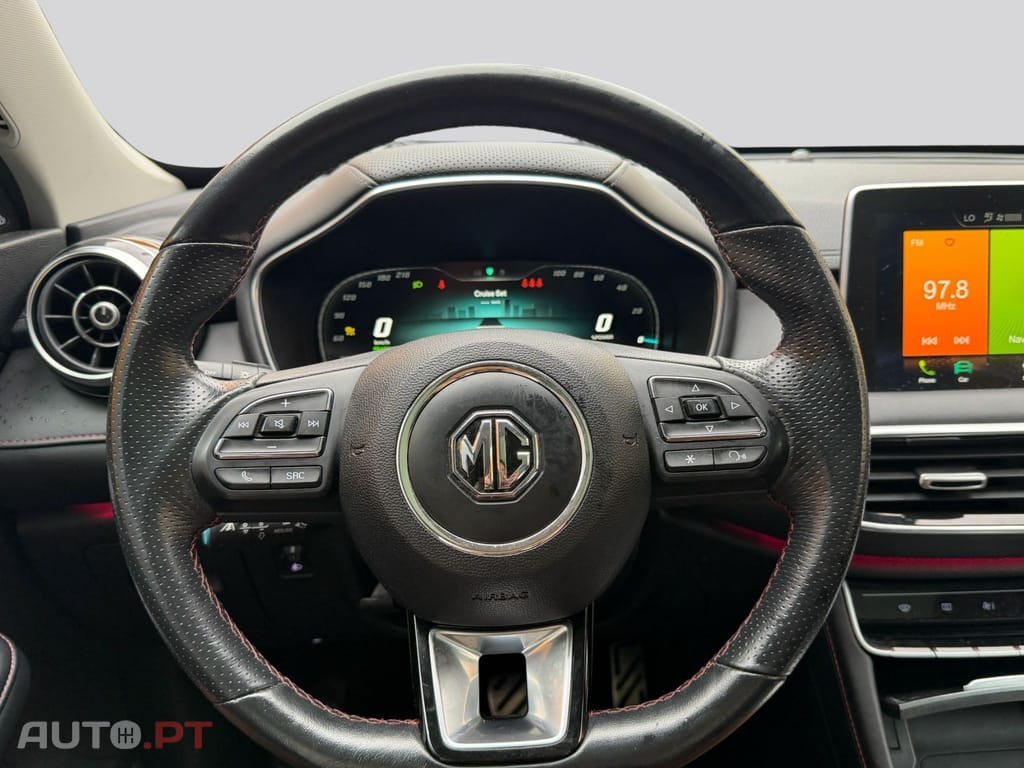 MG EHS PHEV Hybrid Luxury