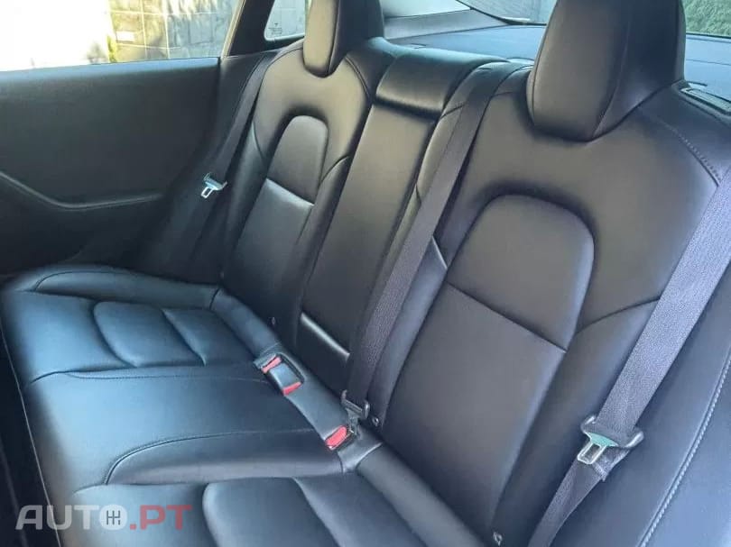 Tesla Model 3 Standard Range Plus RWD