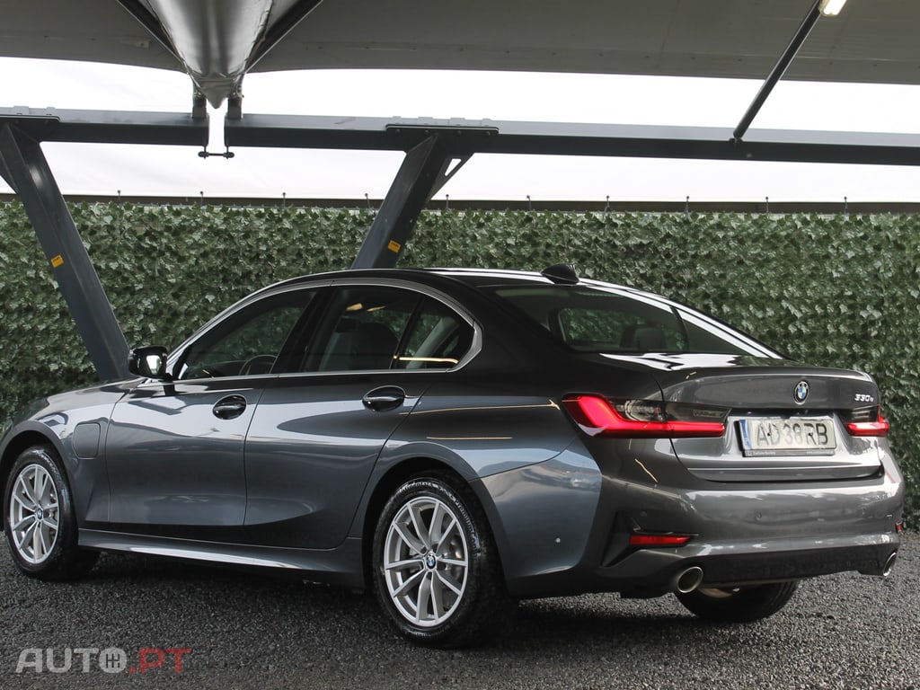 BMW 330 e Line Sport Auto