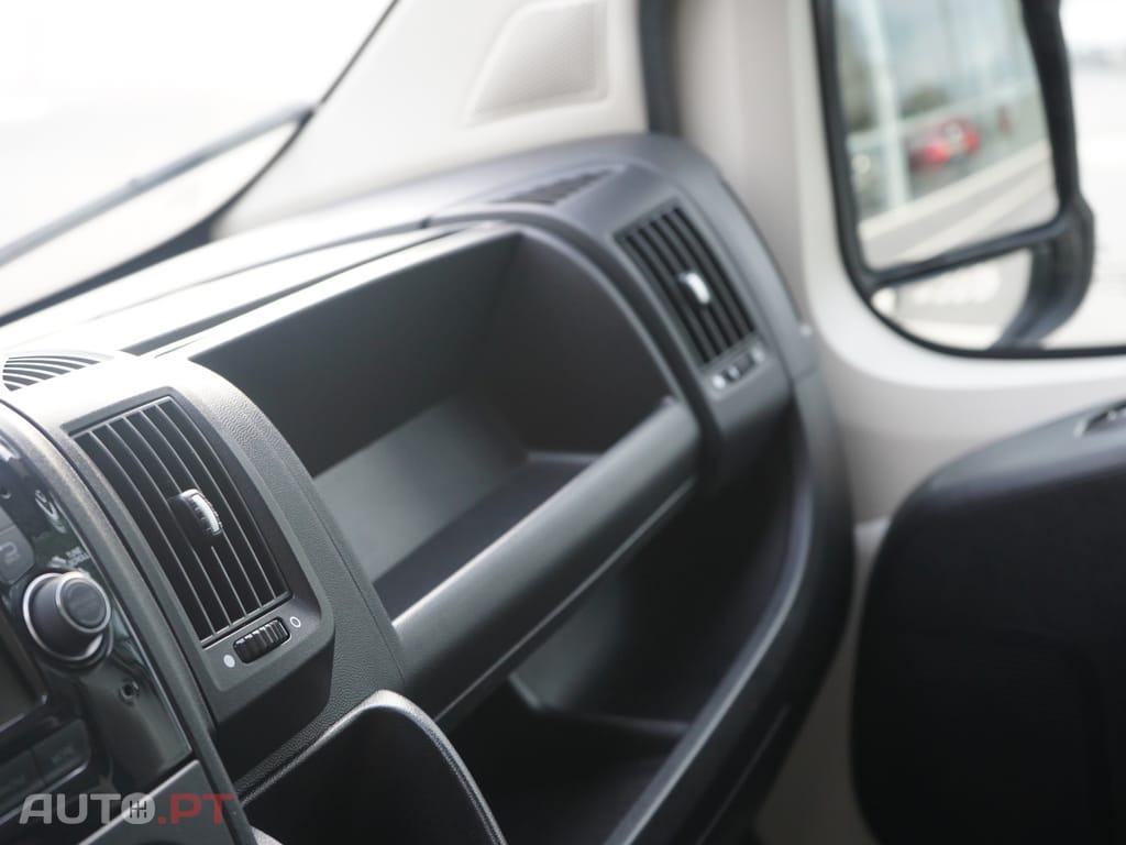 Citroen Jumper 2.2 BlueHDi 35 L3H2 Fibrada