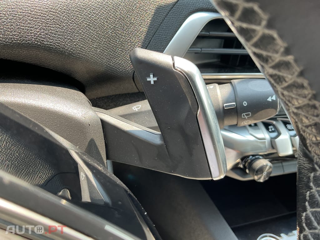 Peugeot 3008 1.6 Hybrid4 Allure e-EAT8