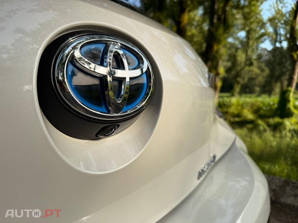 Toyota Corolla 1.8 Hybrid Design