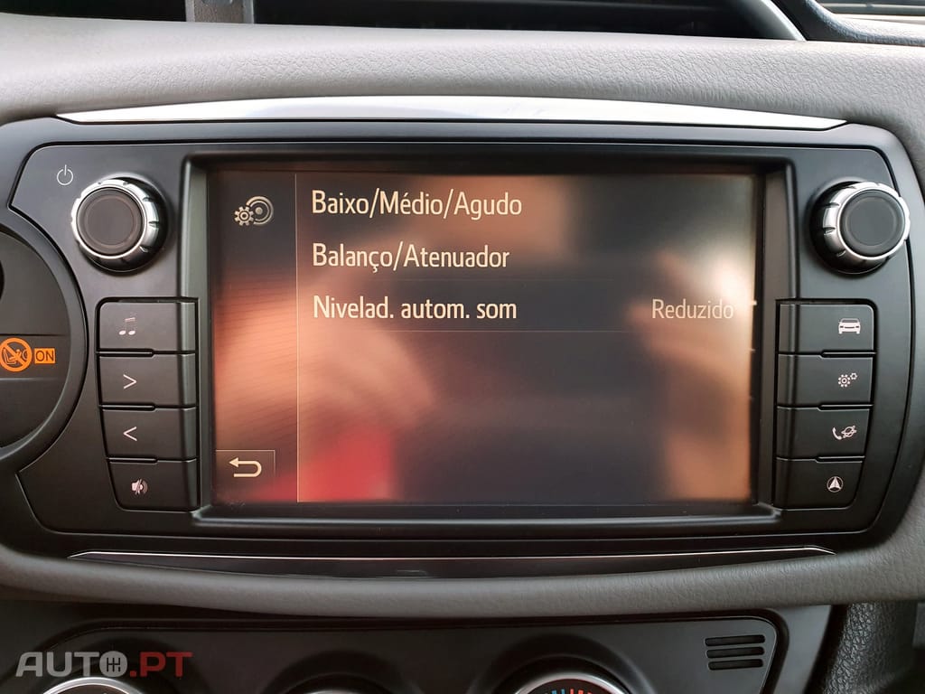 Toyota Yaris 1.0 VVT-i Comfort+Pack Style+Pack Techno+Navi