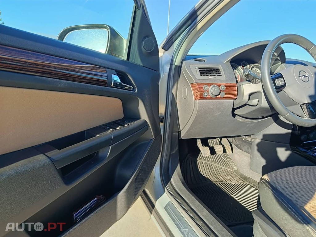 Opel Astra Caravan 1.7 CDTi Cosmo Plus