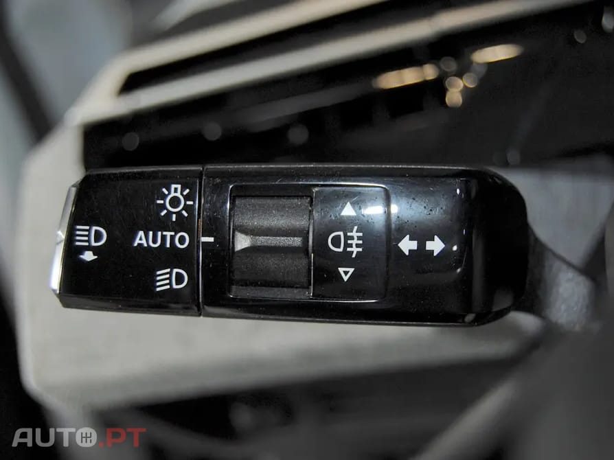 Peugeot 3008 1.2 Hybrid Allure e-DCS6