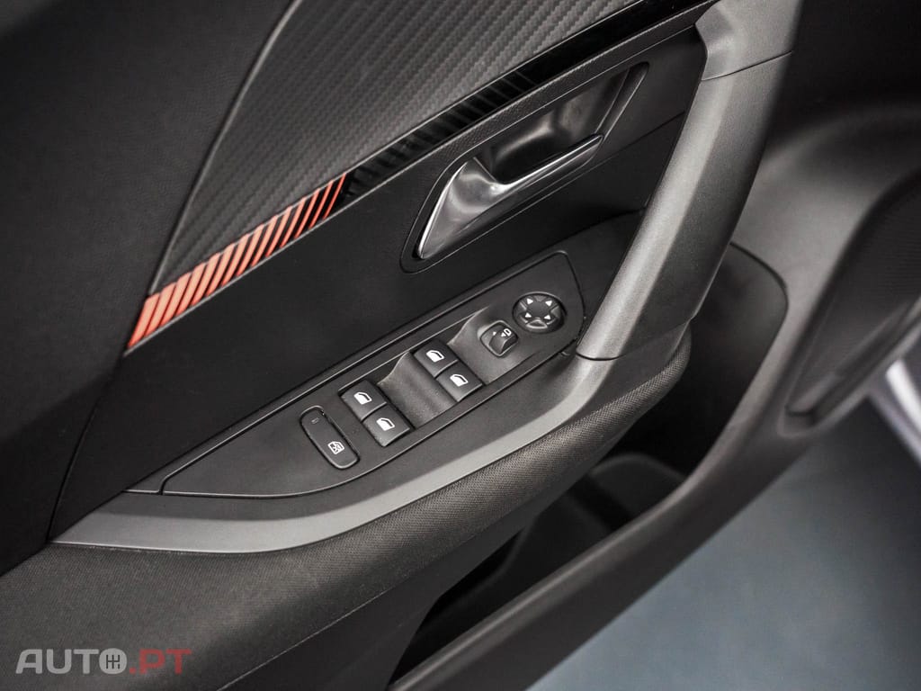 Peugeot 2008 1.2 PureTech Active Pack