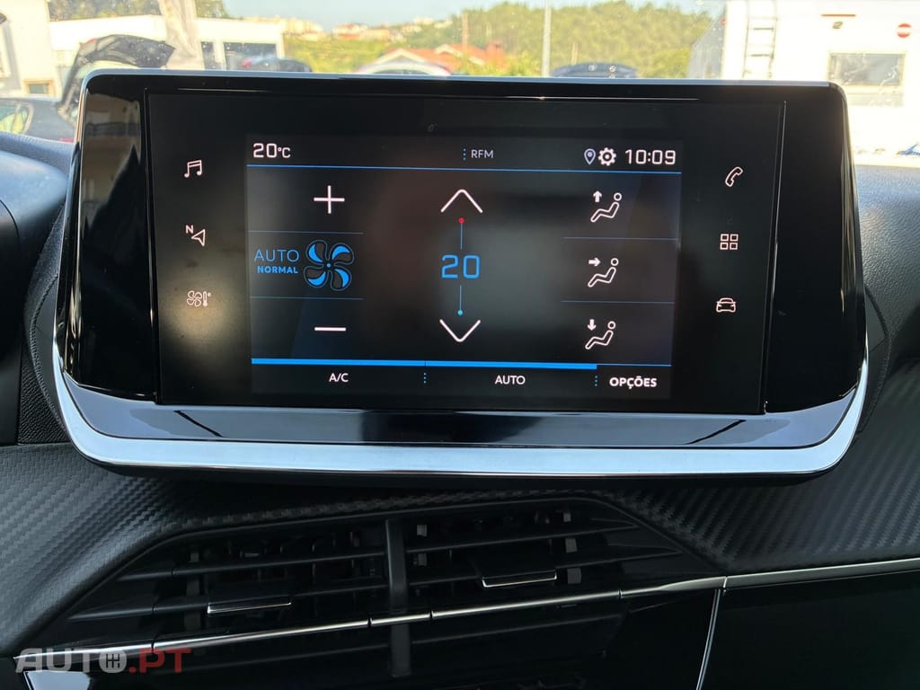 Peugeot 2008 1.5 BlueHDi Active EAT8
